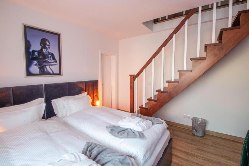 Hotel Dona Bergisch Gladbach Luaran gambar