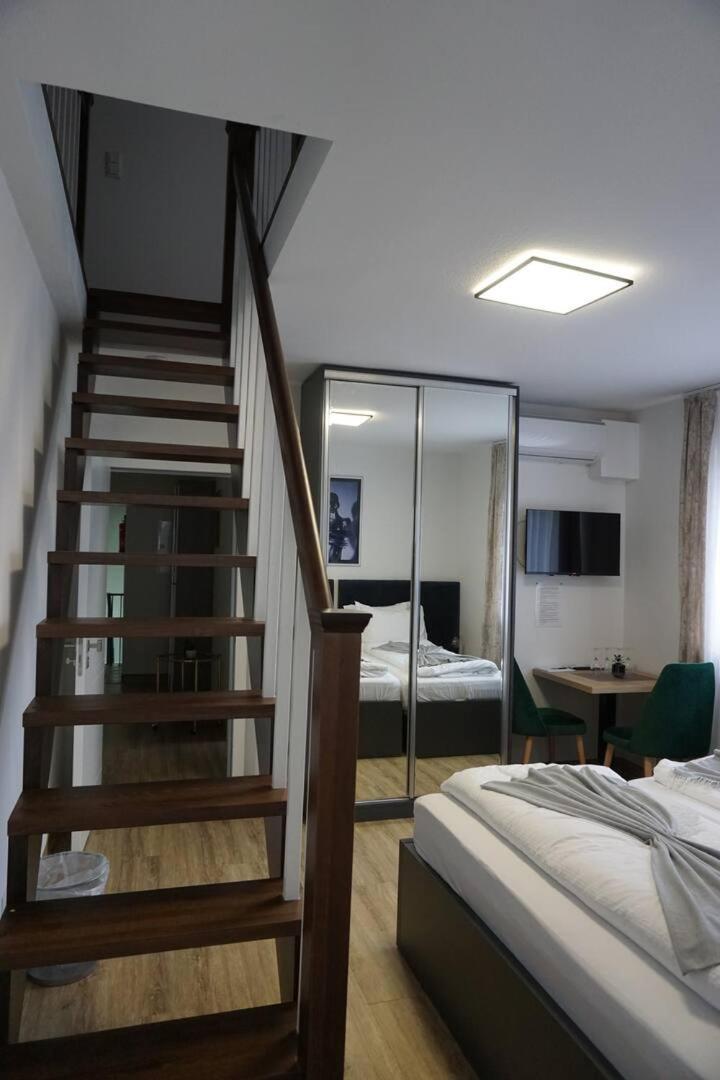 Hotel Dona Bergisch Gladbach Luaran gambar