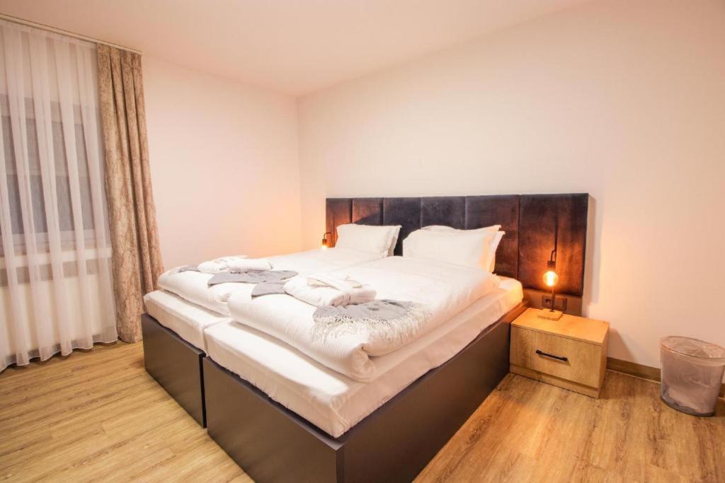 Hotel Dona Bergisch Gladbach Luaran gambar
